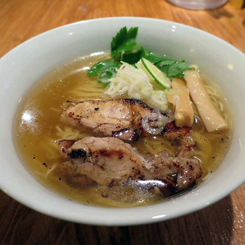 鶏塩らー麺(りょう花 大阪梅田店)