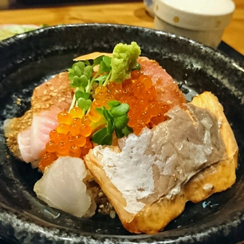 ぜいたく海鮮丼(和食工房にしだ )
