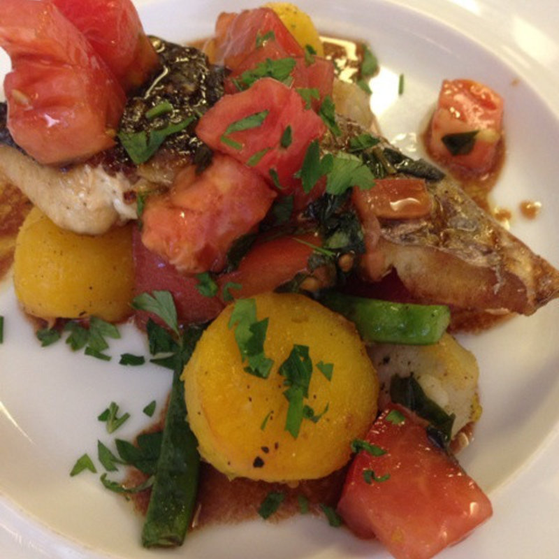 お魚のメインディッシュ(リルチェンテ （Rilucente）)