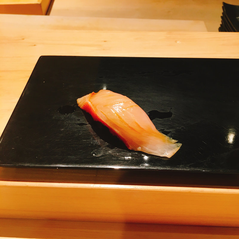 金目鯛の握り(SUSHI ますなが)