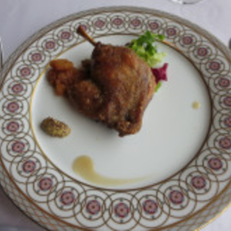 鴨もも肉のコンフィ(フレンチレストラン ル シエール)