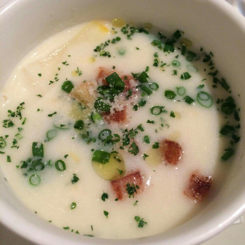 本日のお野菜の温かいスープ(Bistrot le Pichet (ビストロ ル・ピシェ))