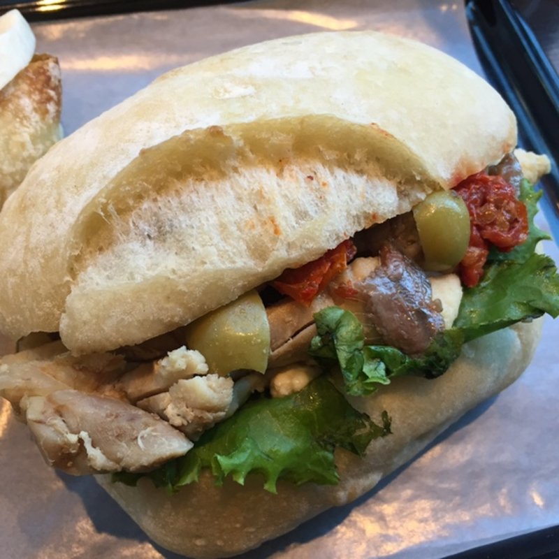 とりもも肉のプロバンス風(ル・プチメック東京 （Le Petit Mec TOKYO）)