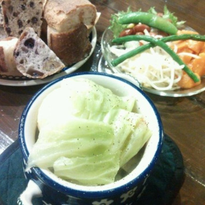 ポテ（パンの盛り合わせとデリ付き）(ルーエプラッツ ツオップ （Ruheplatz Zopf）)