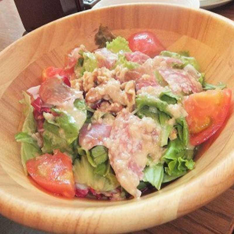 パルマ産プロシュートとイタリアンハムのサラダ(ルコックロティ （Le Coq Roti）)