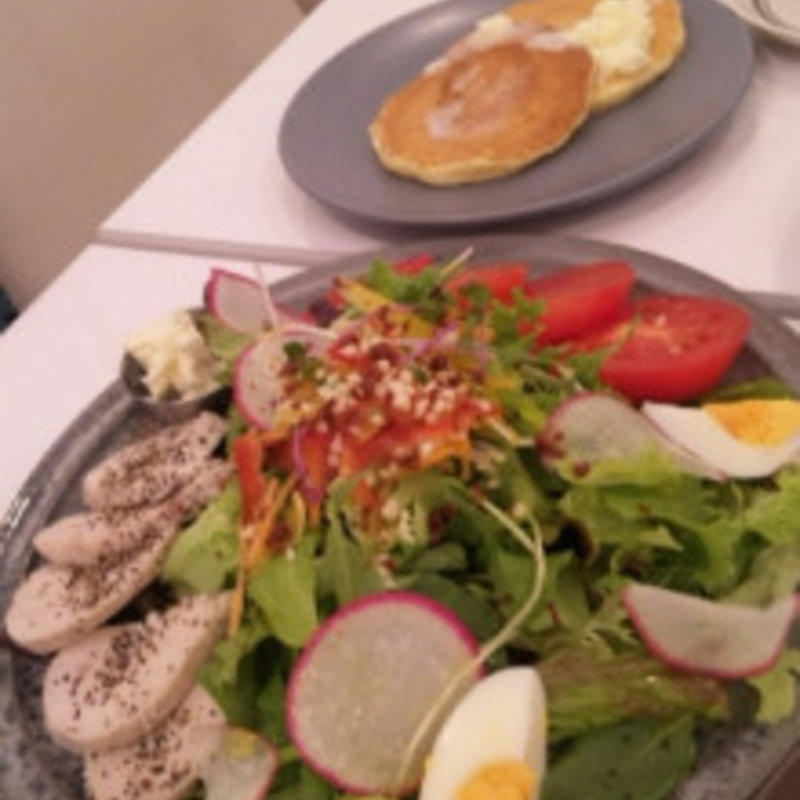 ガーデンサラダパンケーキ(RusaRuka東京自由が丘店)