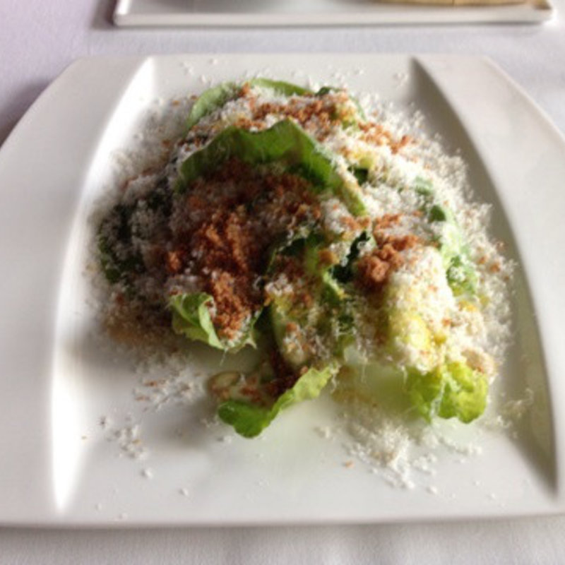 ランチ（ホットサンドと、シーザーサラダ）(Ruby Jack’s Steakhouse＆Bar)