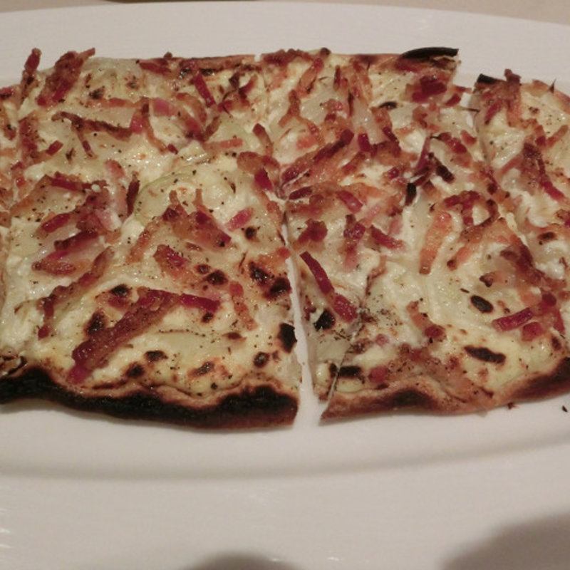 タルトフランベ(レヴェイヨン )