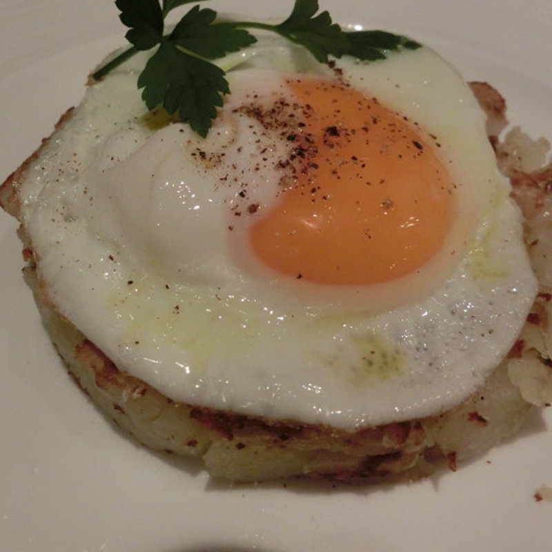 ロシュティ 目玉焼きのせ(レヴェイヨン )