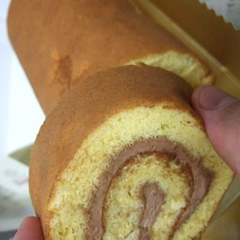 六つ角ロール(ケーキの店レジャン)