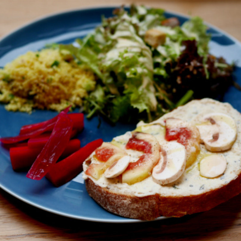 タルティーヌ　スモールスープ付(パーラー エイタブリッシュ)