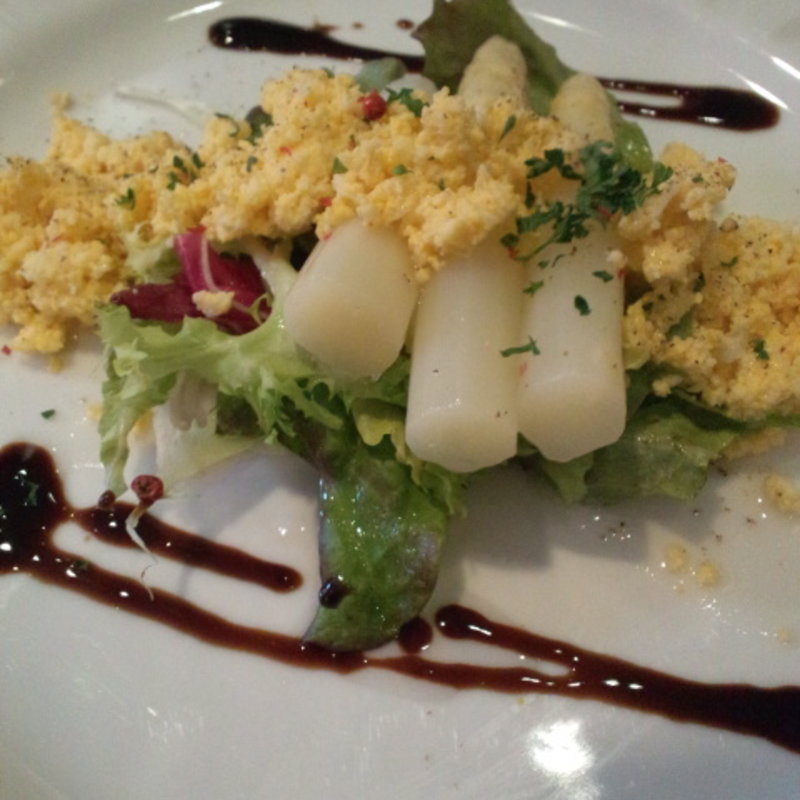 ホワイトアスパラのミモザ風サラダ(EL ELLA)