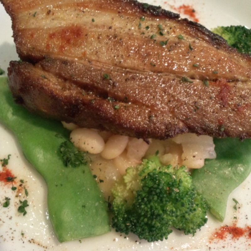 豚バラ肉のヴァントレッシュ　白いんげん豆のプレゼ添え(EL ELLA)