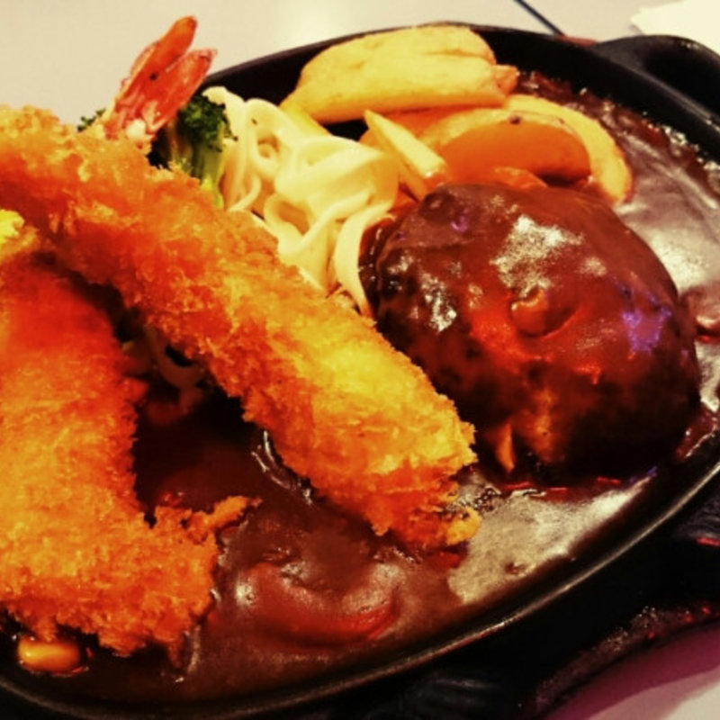 ハンバーグと海老フライのセット(レストラン　ぱらだいす)