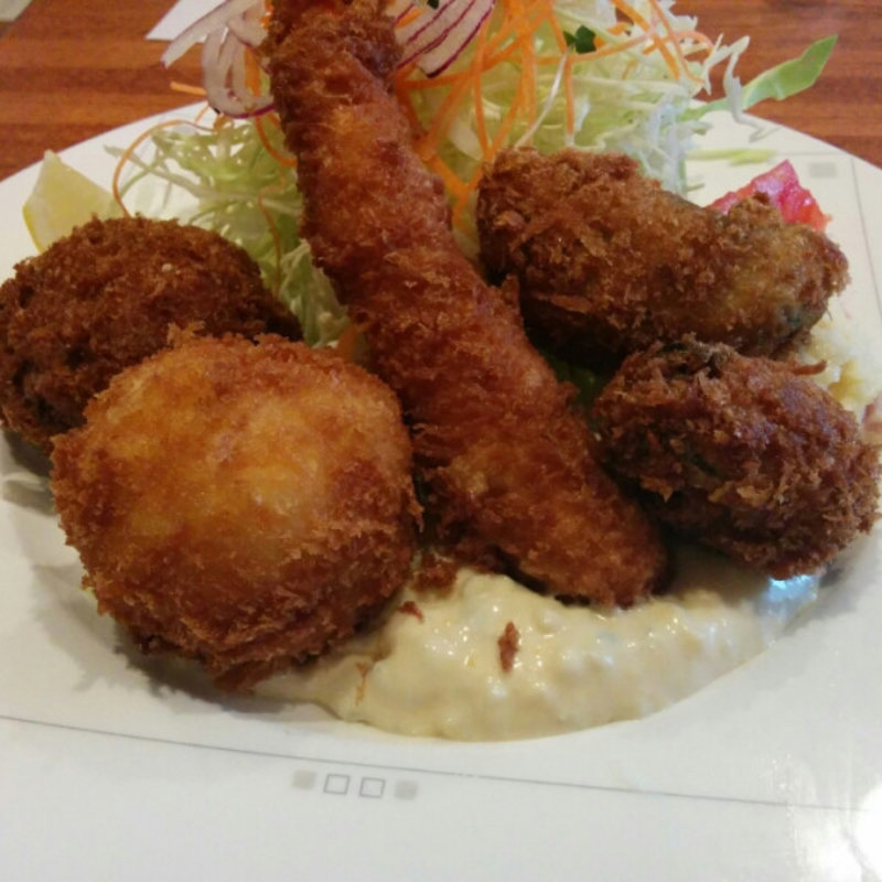 ミックスフライ(レストラン・サカキ)