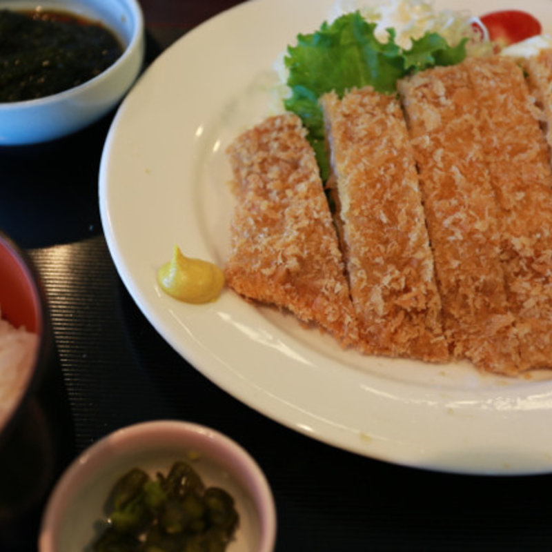 岩木高原豚とんかつ定食(レストランカミリア )