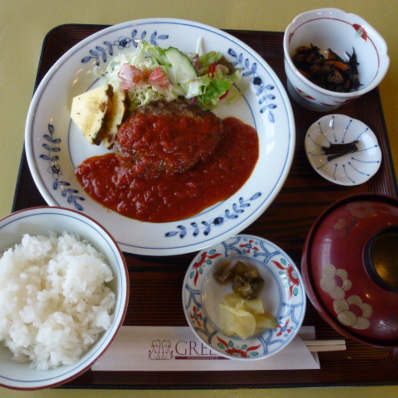 牛肉100％の手作りハンバーグ(レストラングリーン)