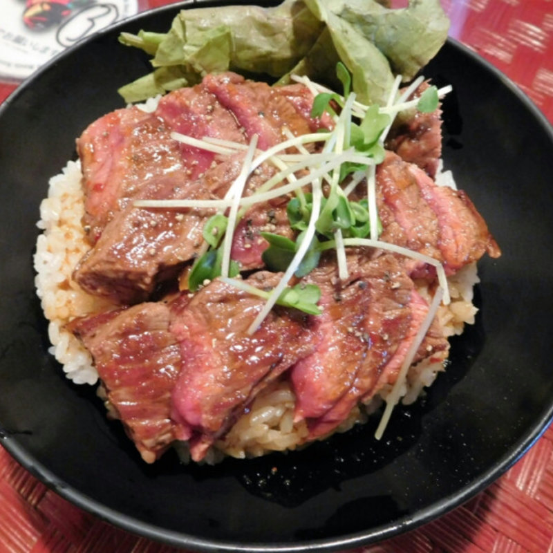 ステーキ丼並(洋食工房 レッドロック 元町店)