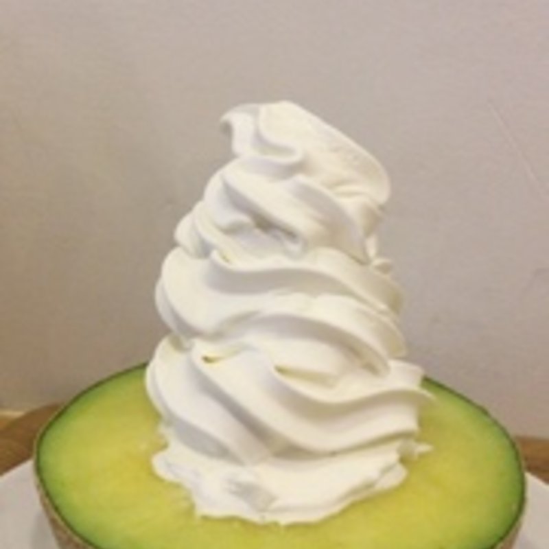 クラウンメロンソフトクリーム(レティエ)