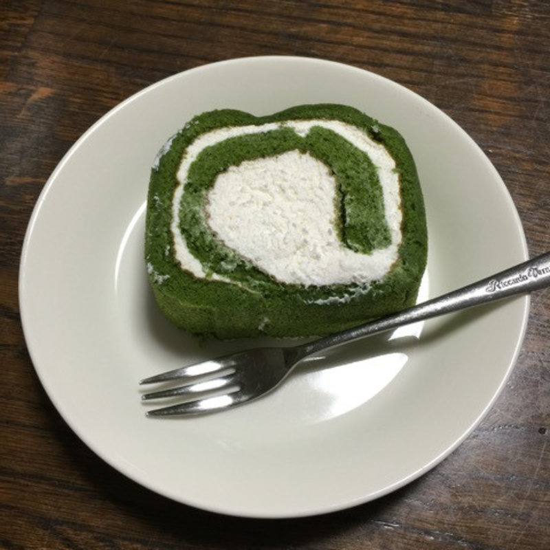 抹茶ロールケーキ(ローザンヌ )
