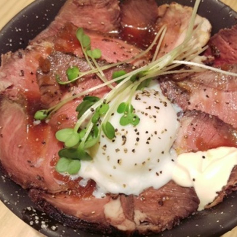 ローストビーフ丼(ローストビーフあぶらソバ)