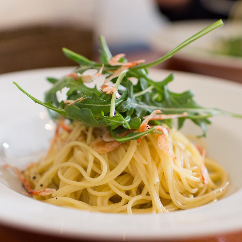 桜エビとルッコラのペペロンチーノ(オステリア バルキーニョ)