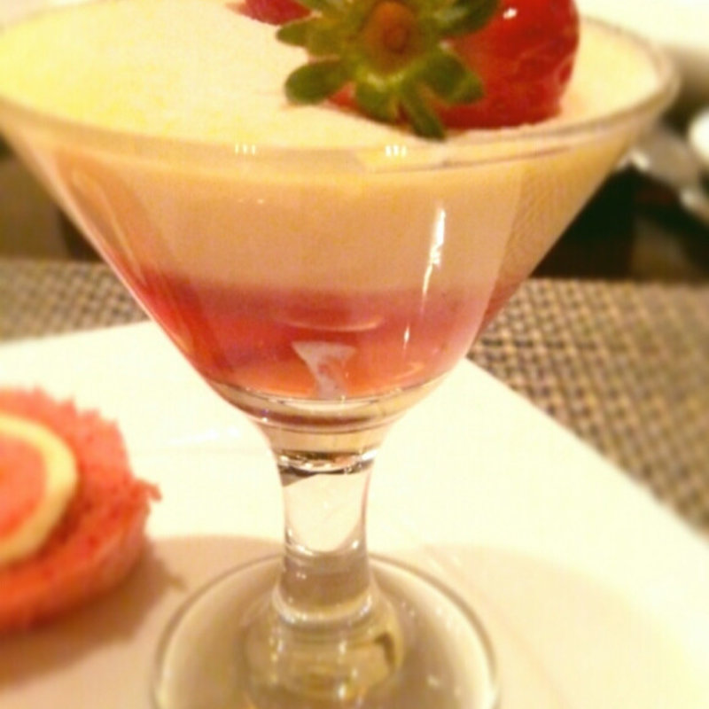 ストロベリーアートフェア(マーブルラウンジ)