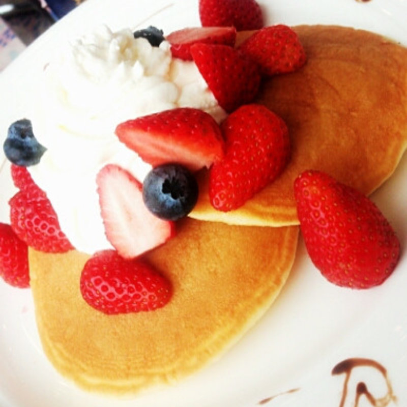 いちごのパンケーキ　(ロビーラウンジ シャトレーヌ )