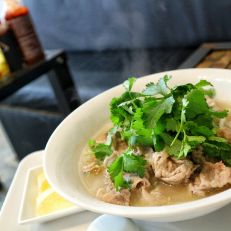 牛肉のフォー(パクチー増し)
(ロブ フォートンズ （ROB PHOTONS）)