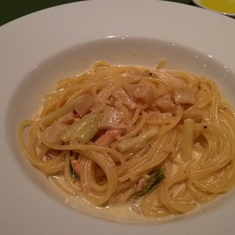 ホタテとアスパラのクリームソース(ロルマ アッティーヴァ)