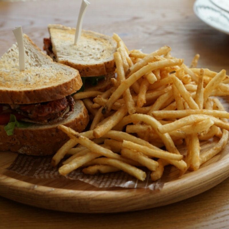 ソフトシェルクラブのサンドイッチ(ロンハーマン カフェ辻堂店)