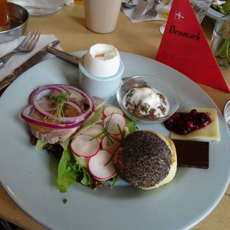 スモーブロー(WORLD BREAKFAST ALLDAY 外苑前)