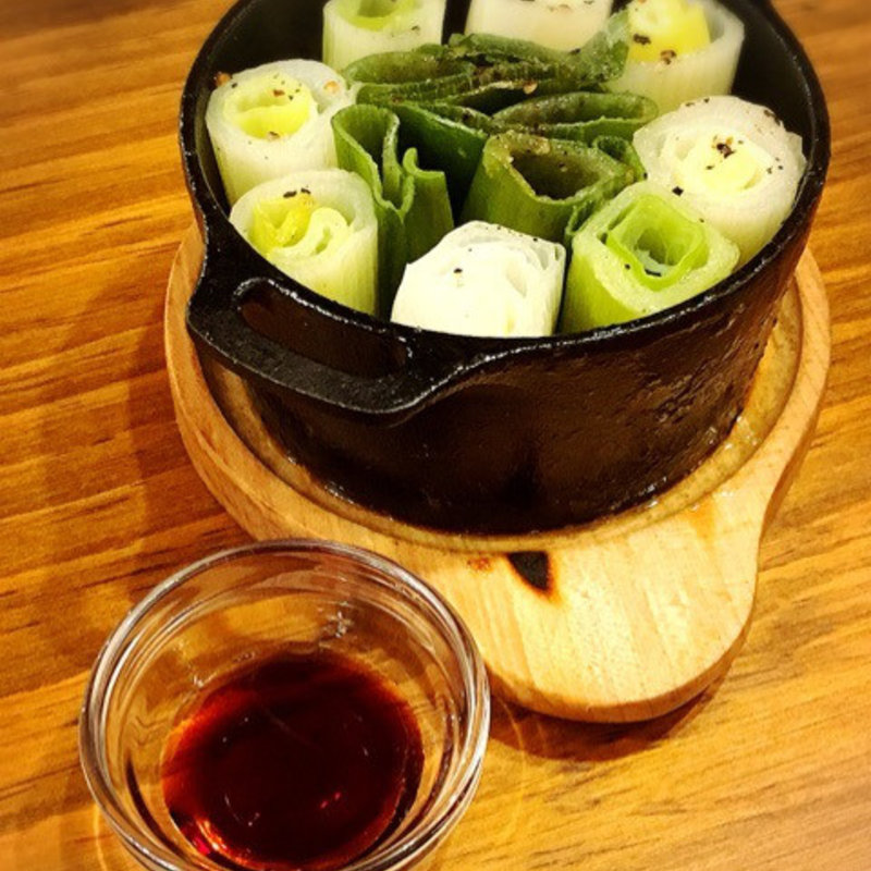 三鷹ネギバター醤油(ワインと南部鉄器 キッチン東京オーブン 本店)