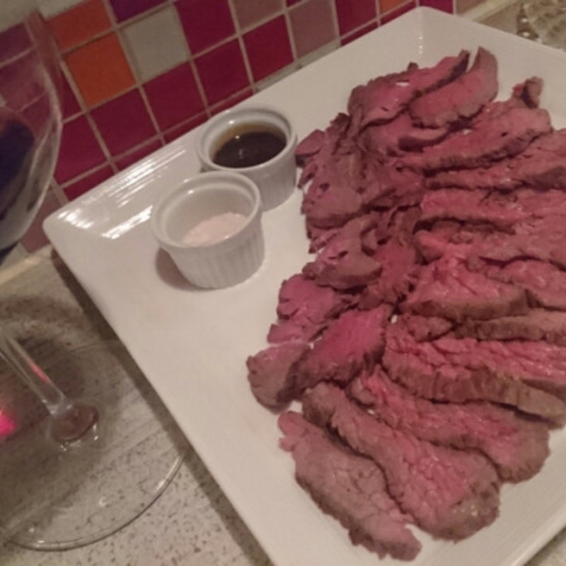 吊るし熟成短角牛のローストビーフ(ワインバル ラフ 渋谷店)