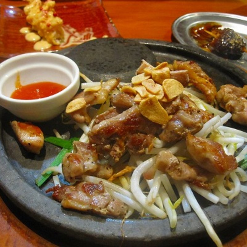 かしわ（親鶏）の石板焼き(わらび 花堂本店)