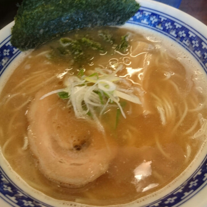 さんまの煮干しだしと豚骨のWスープラーメン(一世風靡 （いっせいふうび）)