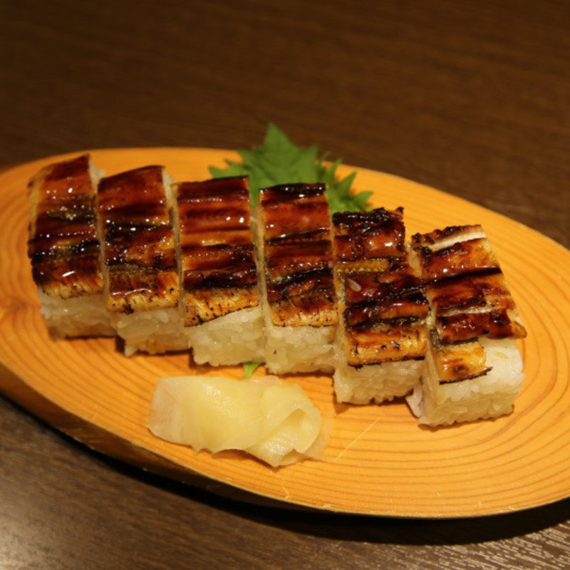 穴子の押し寿司(一張羅)