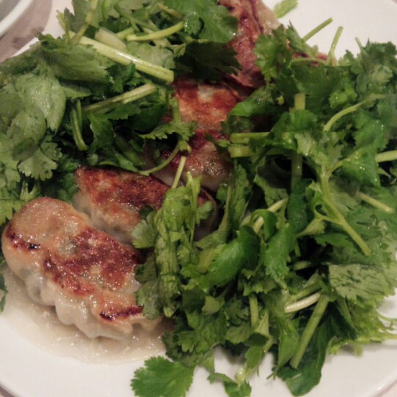 パクチー餃子(恵比寿 七福餃子楼)