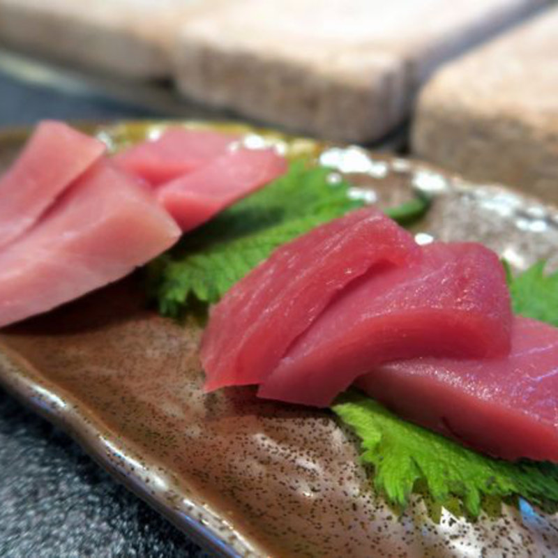 マグロの刺身(炭火焼肉と海鮮浜焼き たにやん)