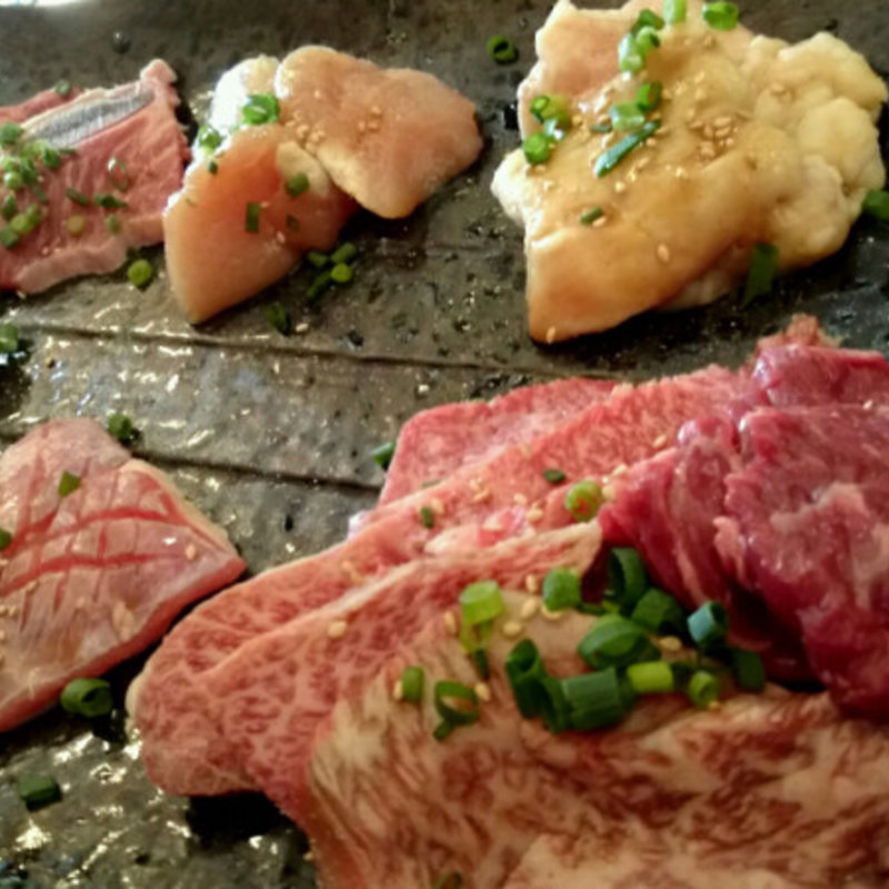 焼肉盛り合わせ定食(七輪バル たにやん)