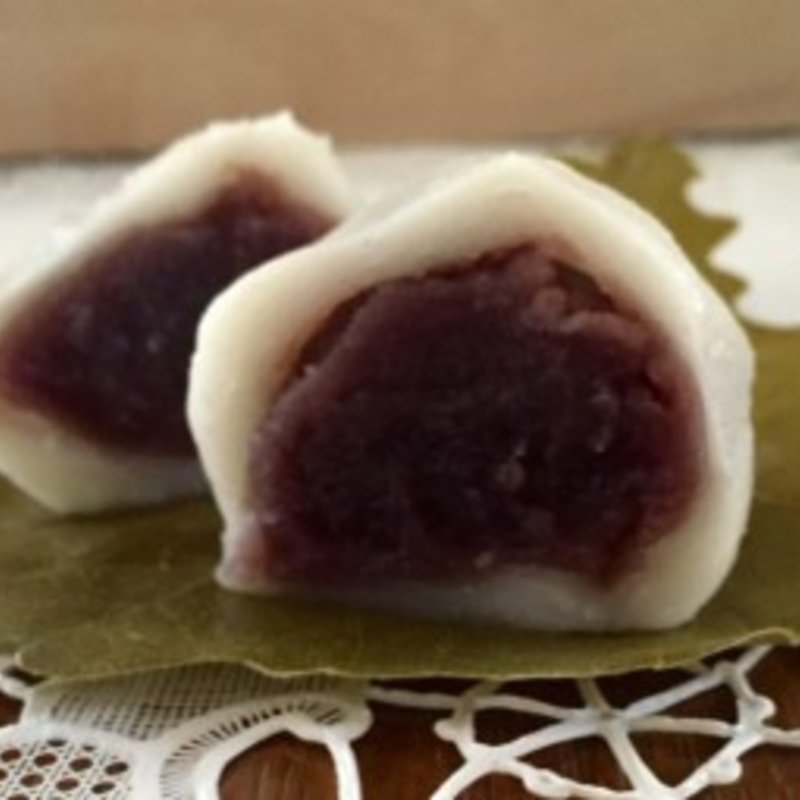 かしわ餅(万月堂 （マンゲツドウ）)