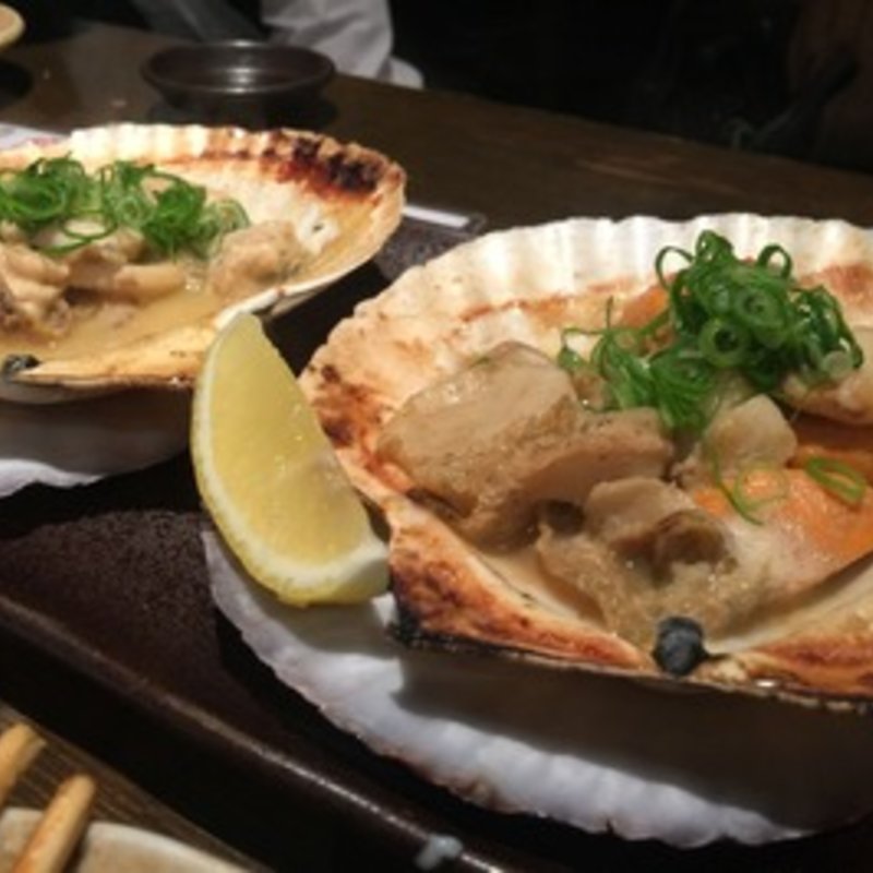 ホタテのバター焼き(神戸海鮮居酒屋 三ノ宮高架下市場)