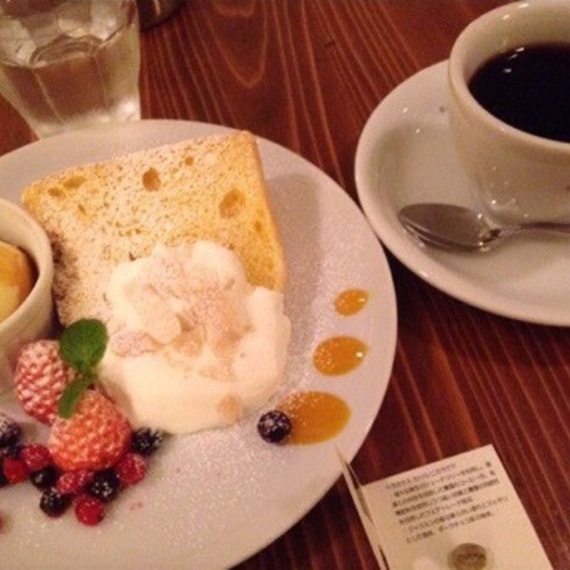 シフォンケーキベリーセット(珈琲専門店 三十間 銀座 本店)