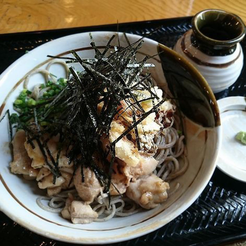 冷やしかしわそば(三和土 )