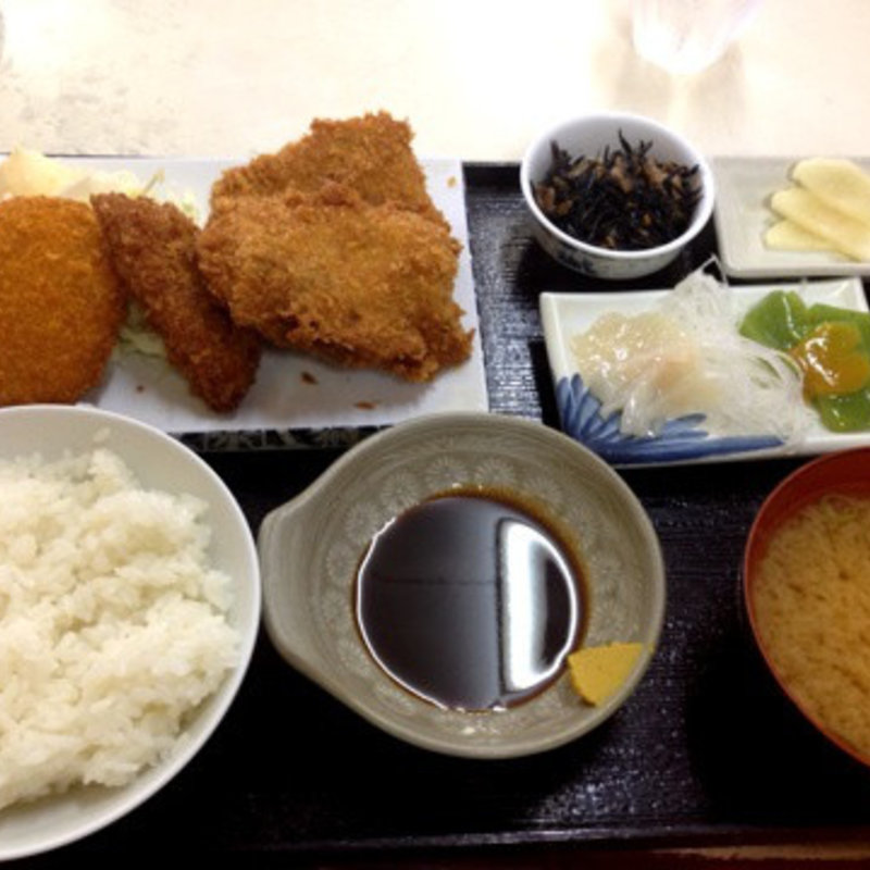 まぐろカツ定食(三浦や)