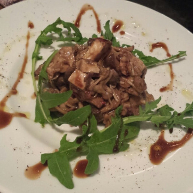 鶏ときのこのバルサミコ仕立て(MI CASA)