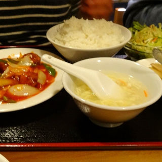 酢豚定食(上海料理海の灯 （シャンハイリョウリ ウミノアカリ）)