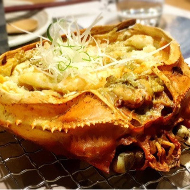 佐渡の紅ずわい蟹の甲羅焼　(上越やすだ 新橋銀座口店)