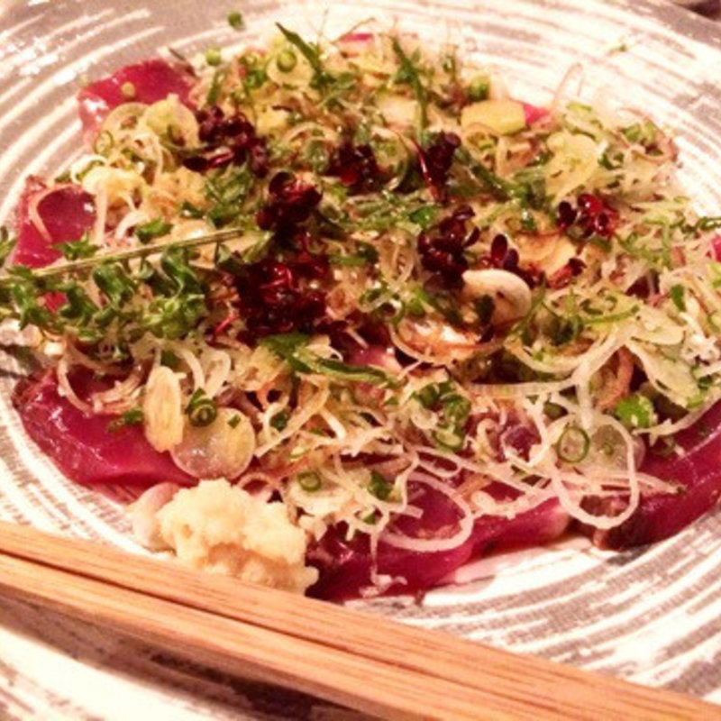 鰹のたたき(和食 上越やすだ 恵比寿店)