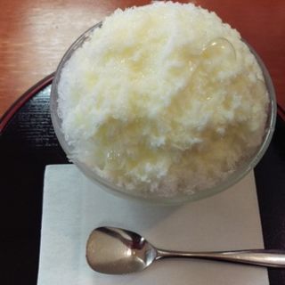 ミルクかき氷(上野亀井堂)